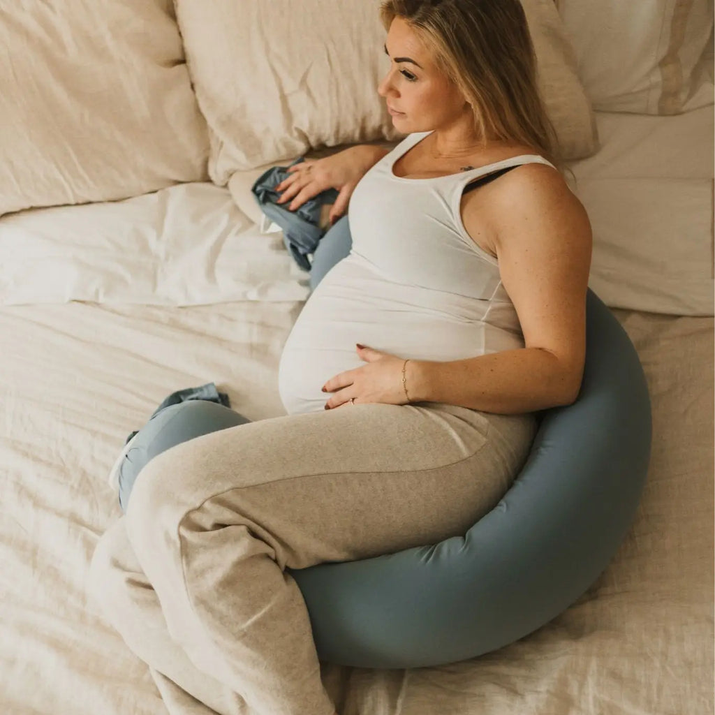 Experience Ultimate Comfort with the Cuddobaby Cooling Pregnancy Pillow – 5-Point Support for Back & Belly, Perfect for Tummy Time & Family Use, with Washable Cover!